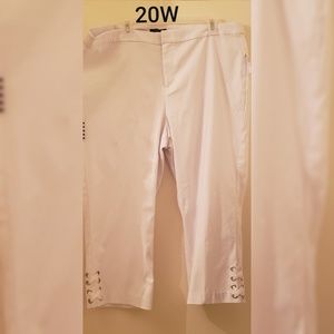 Plus size knee length pants